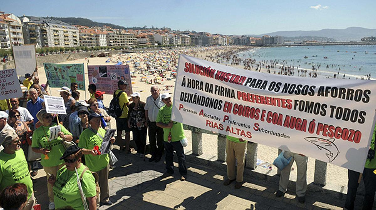 Manifestació d’afectats per les preferents a la localitat de Sanxenxo (Pontevedra).