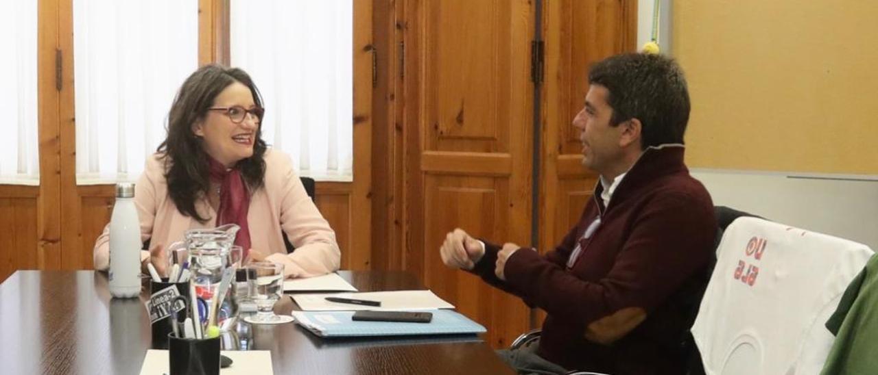 Mazón estrecha la relación con Oltra para un pacto social entre la Diputación y el Consell