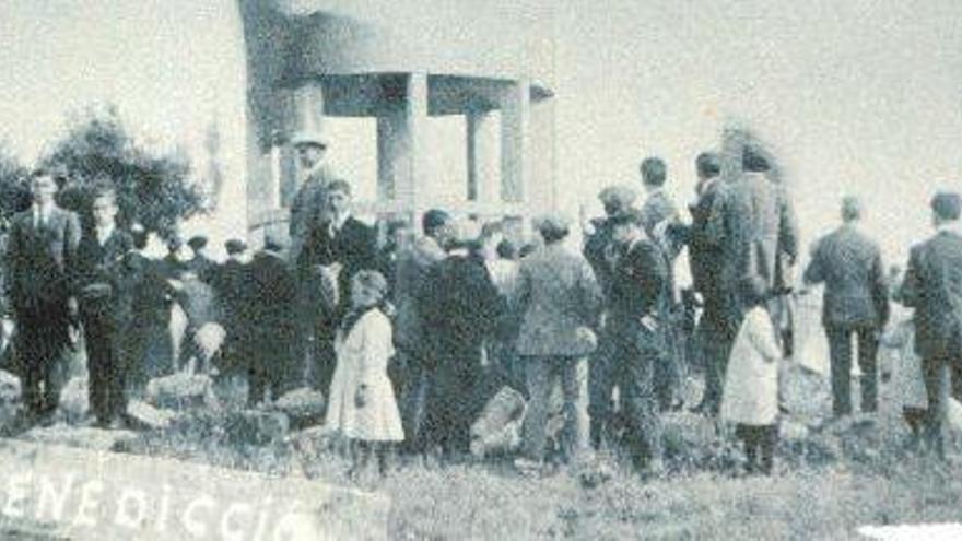 Fotografia de la inauguració del primer dipòsit d&#039;aigua.