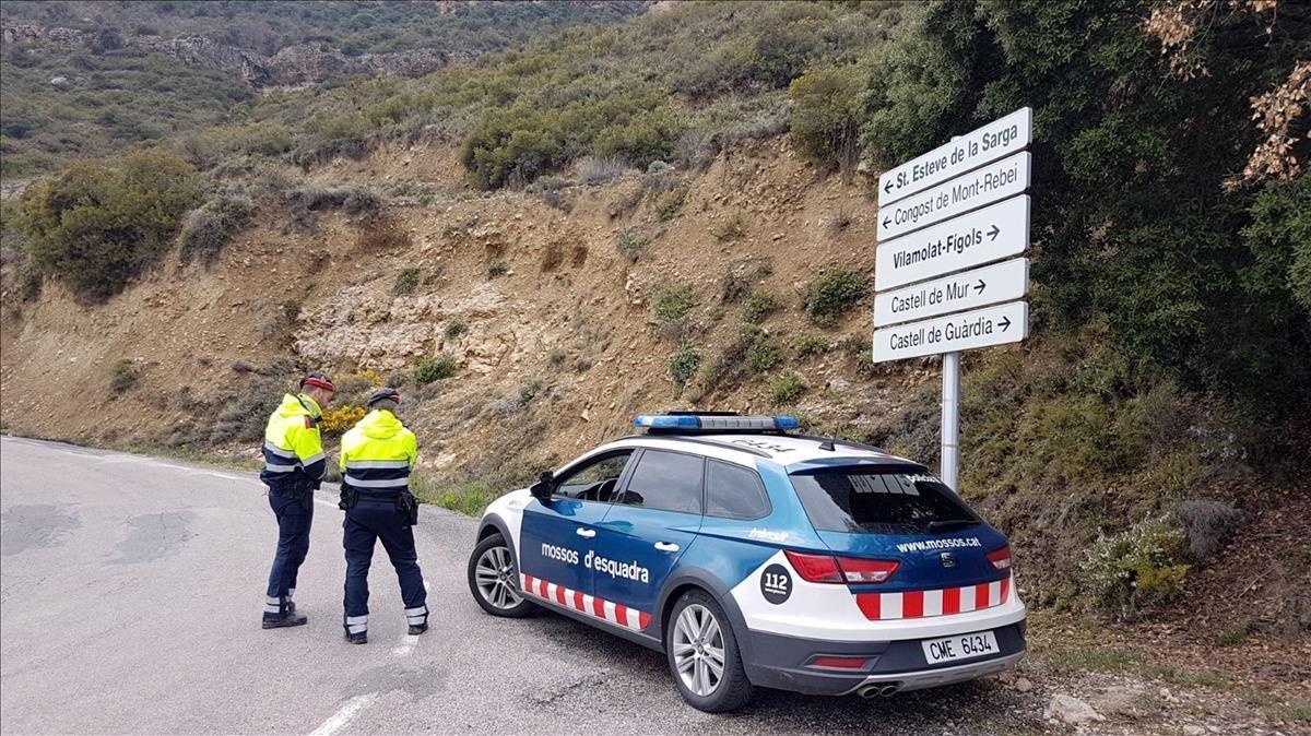 zentauroepp42962560 pla mig on es pot veure una patrulla de mossos d esquadra al180608091248 zentauroepp42962560 pla mig on es pot veure una patrulla de mossos d esquadra al180608091248