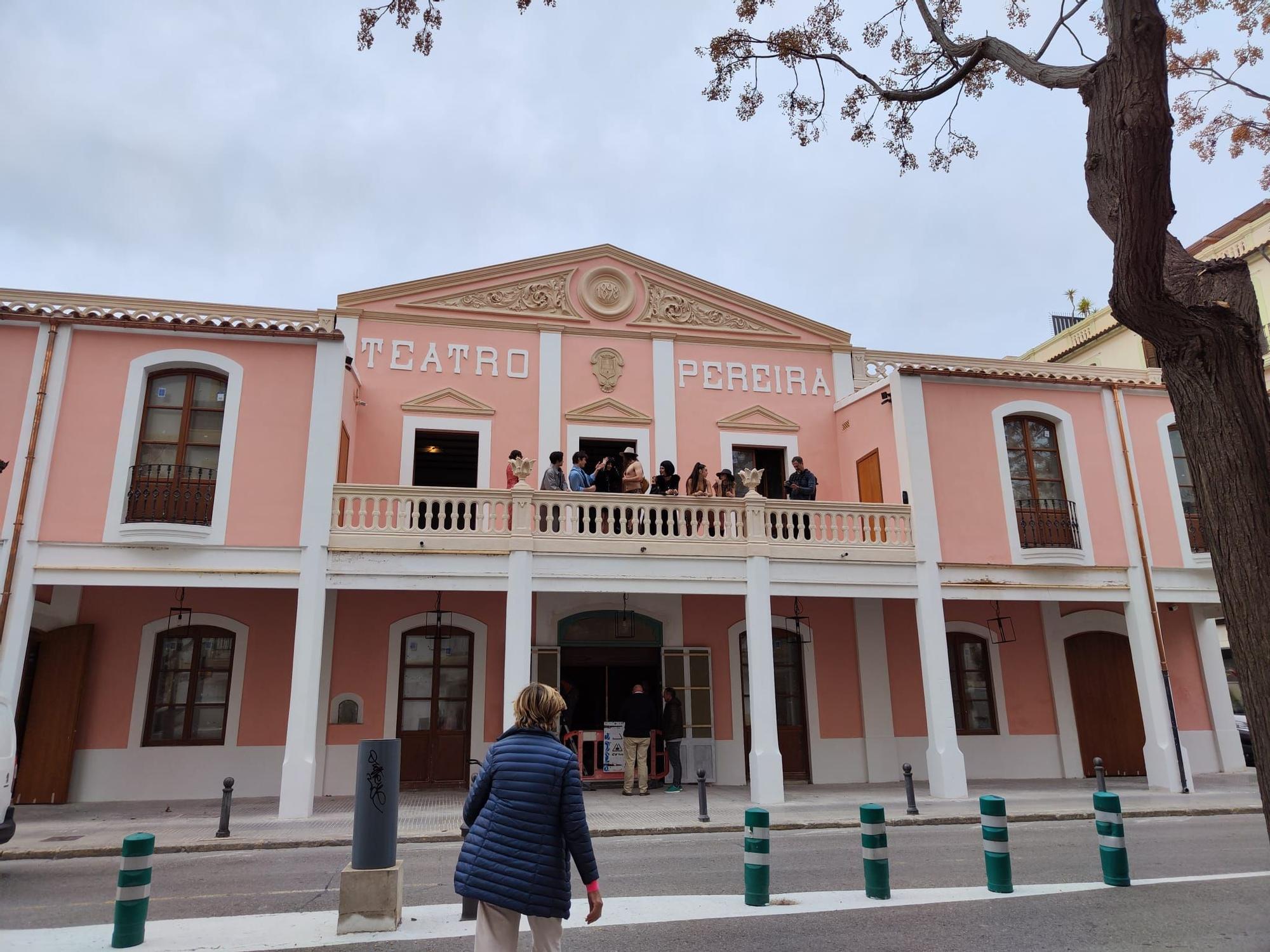 Sesión de fotos en el Teatro Pereyra de Ibiza con Nacho Cano