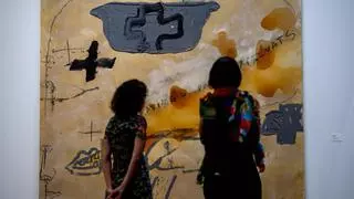 El Museu Tàpies invita a recorrer y "habitar" la obra del artista barcelonés en una gran retrospectiva