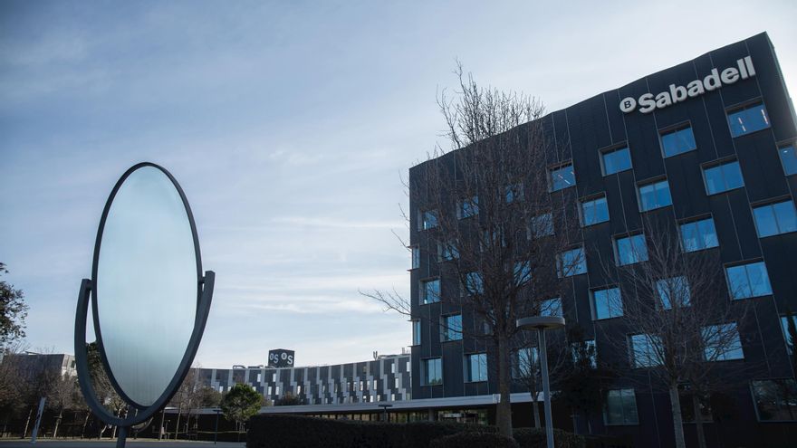 Accionistas minoritarios del Sabadell ven en la vuelta del Sabadell un contrapeso a la opa del BBVA