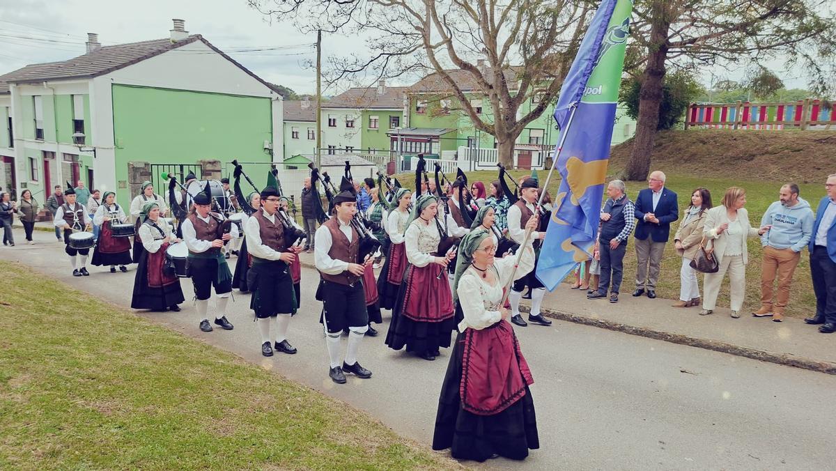 En imágenes: el colegio La Paloma de Castropol celebra su medio siglo de historia