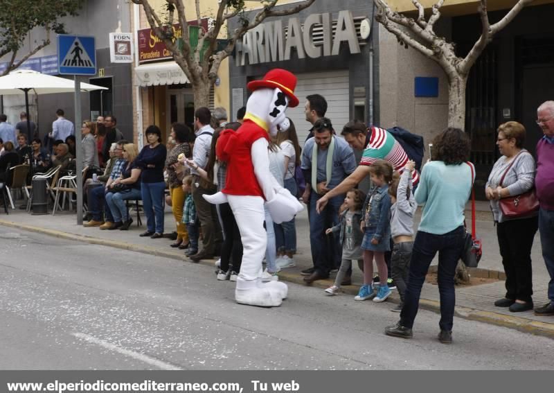 Almassora se llena de fiesta con la cabalgata