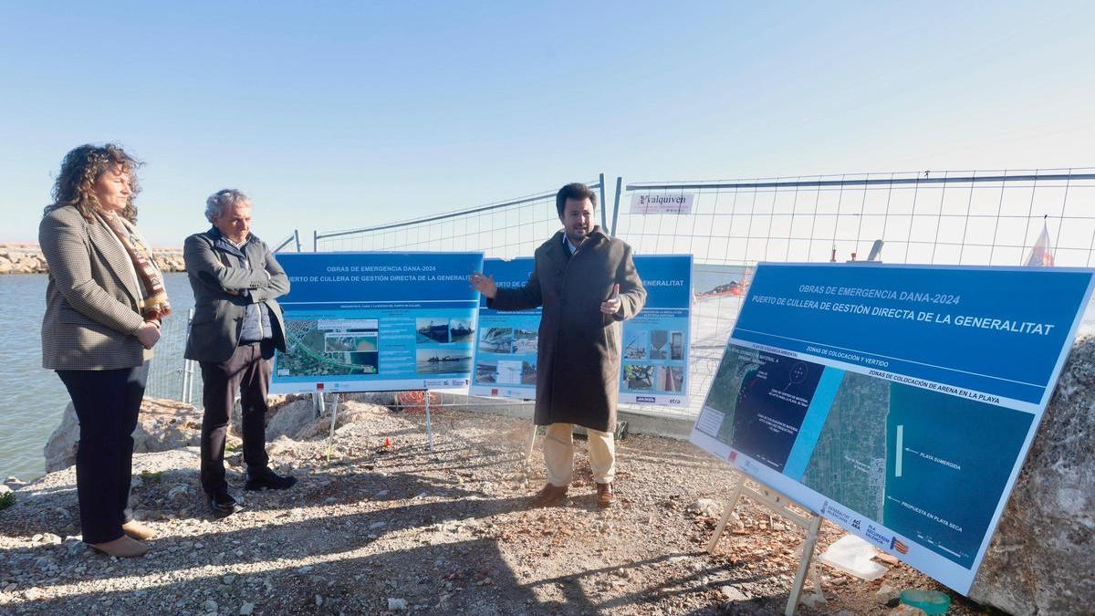 Raúl Mérida, esta mañana en Cullera con el director general de Costas, Puertos y Aeropuertos, Marc García Manzana, y la directora general de Recuperación, Sandra Castillo.