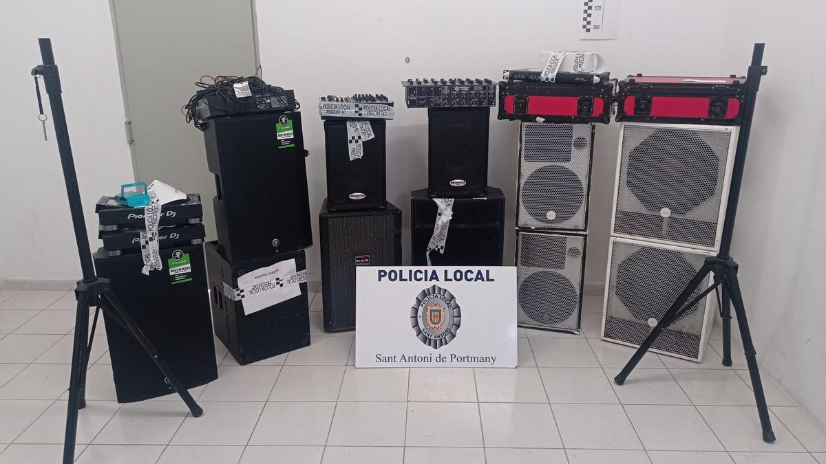 Los equipos de música requisados por la Policía Local durante las operaciones