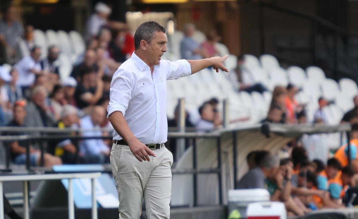 Sergi Escobar, durante el encuentro Castellón-Villarreal B en Castalia.