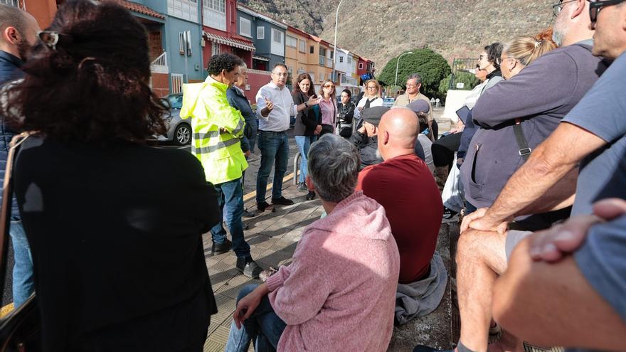 El ayuntamiento pide 400 euros a los vecinos y gasta un millón en el  mercado