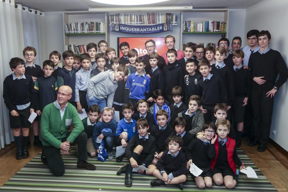 Visita de Anquela al Club Juvenil Torla