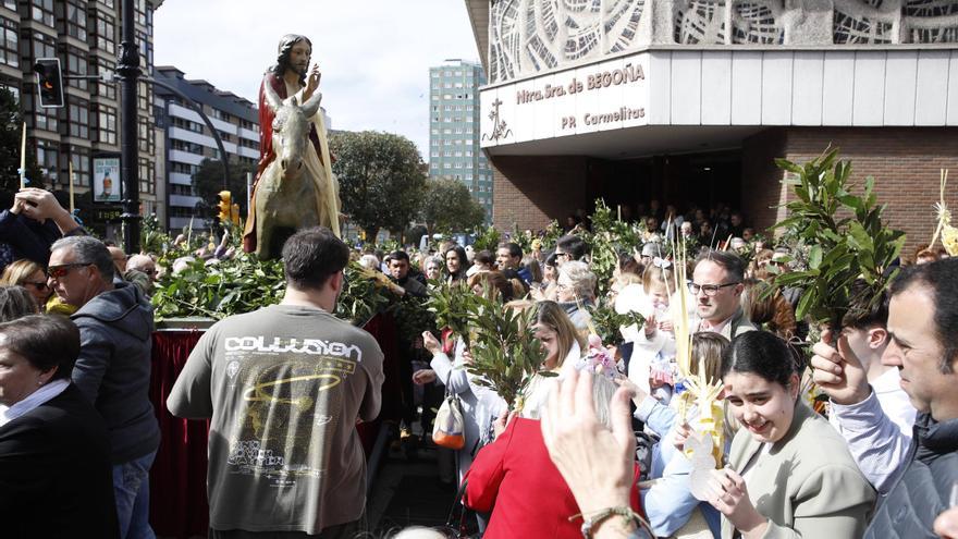 VÍDEO: Así fue la procesión de la Borriquilla y la bendición de ramos en Begoña