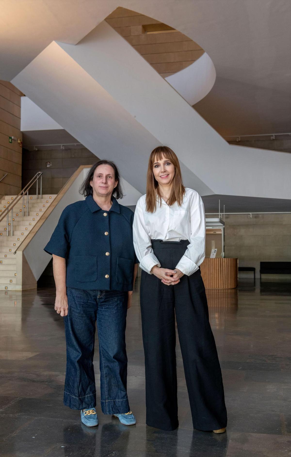 Pilar Tébar y Blanca de la Torre en el IVAM.