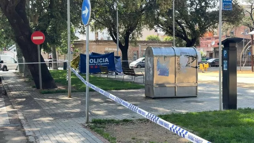 VÍDEO | Un home mata a ganivetades la seva exparella en ple carrer a Figueres i la policia el deté al mateix lloc dels fets