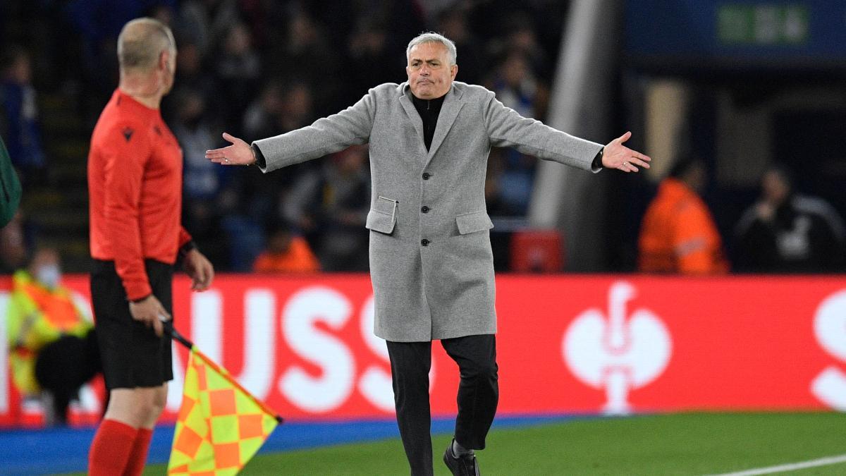 Mourinho: "Castigan a los árbitros, ¿pero dónde están esos puntos?"