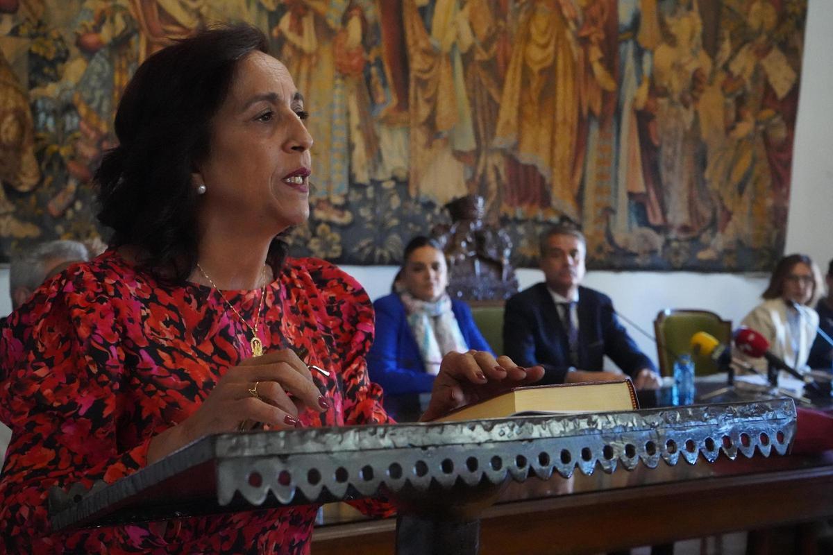 Las imágenes de la moción de censura en Toro contra Rafael González: Ángeles Medina, nueva alcaldesa Las imágenes de la moción de censura en Toro contra Rafael González: Ángeles Medina, nueva alcaldesa