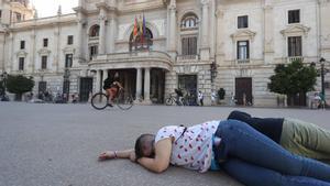 «Podem enviar algú que t’engegui un tret entre cella i cella»