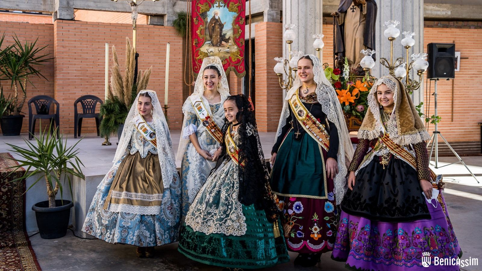 Las mejores fotos de la ofrenda y la procesión a Sant Antoni y Santa Àgueda en Benicàssim