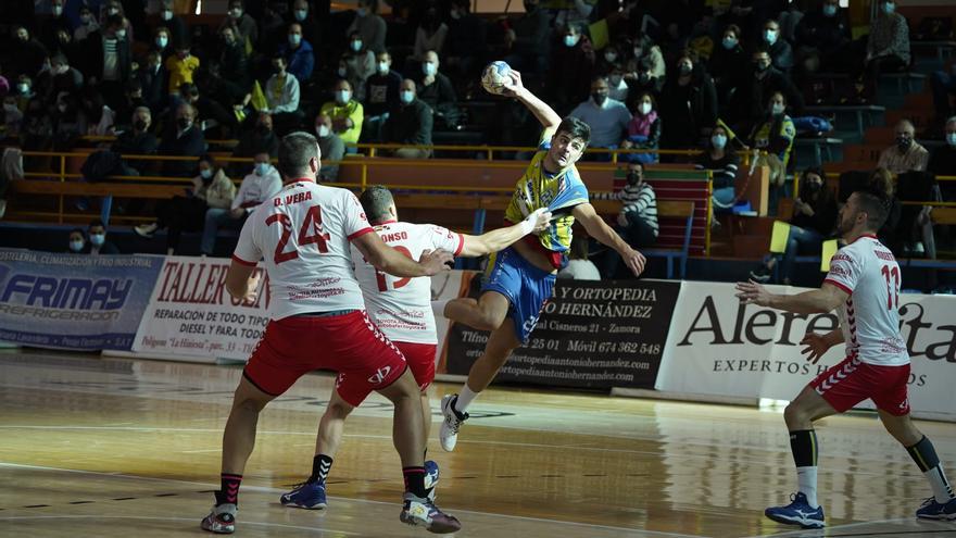 BM Zamora Enamora cae ante UBU San Pablo en el derbi del Ángel Nieto (32-33)