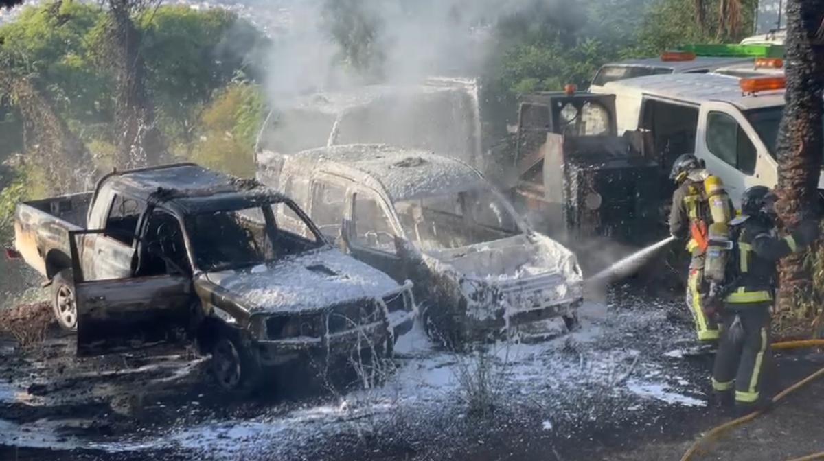 Cotxes cremats a Montjuïc.