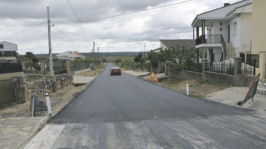 Mejora de la calzada que comunica con el puente de San Lorenzo.