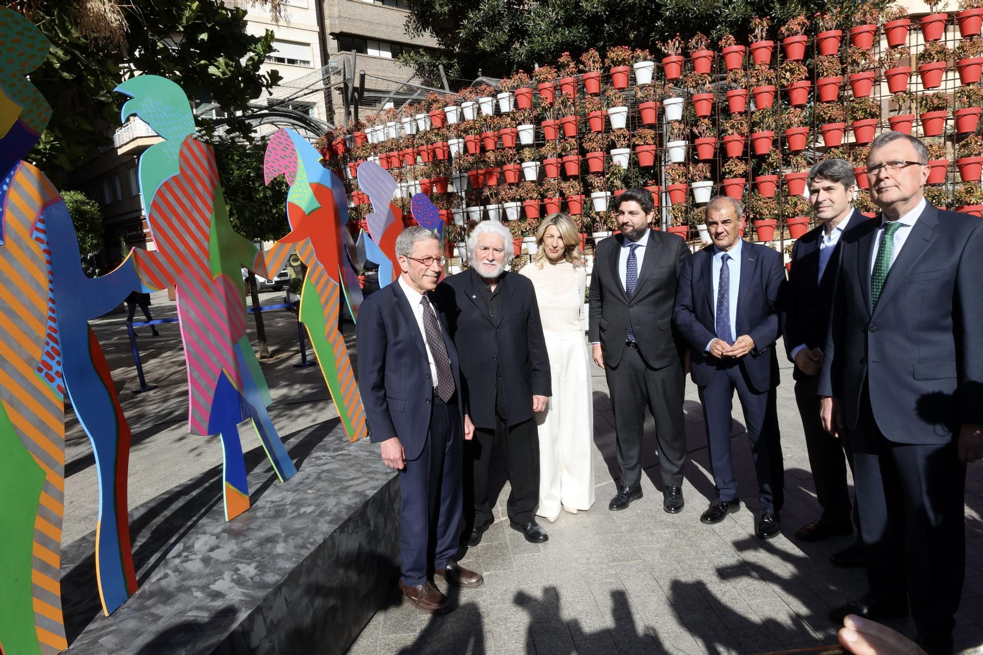 La inauguración de la obra de Gabarrón para conmemorar que Murcia es Capital Española de la Economía Social, en imágenes