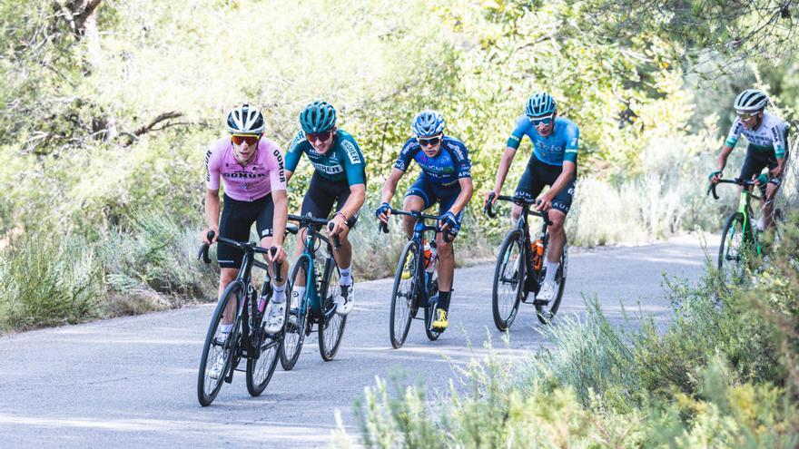 La Volta a Castelló | Abel Rosado se lleva la segunda etapa en el esprint de Altura y Sutton sigue líder