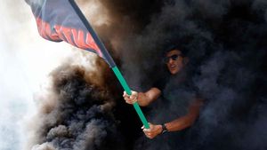 efe-20180725-enfrentamiento-entre-taxistas-manifestantes-y-el-conductor-de-un-vehculo-en-barcelona