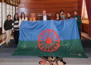 La bandera del pueblo gitano: origen y simbología