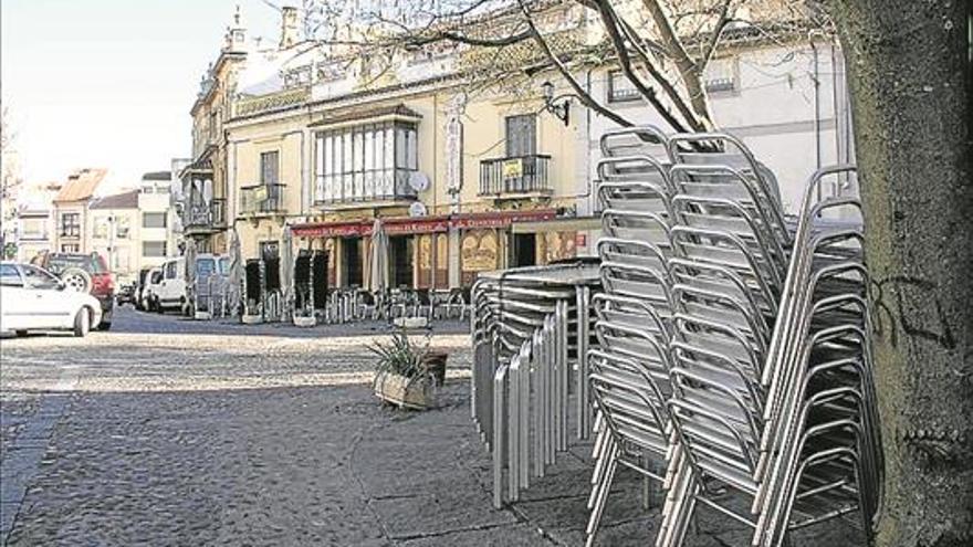 Las terrazas solo podrán usar toldos y sombrillas