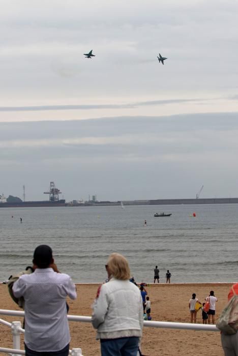 Ensayos para el festival aéreo de Gijón