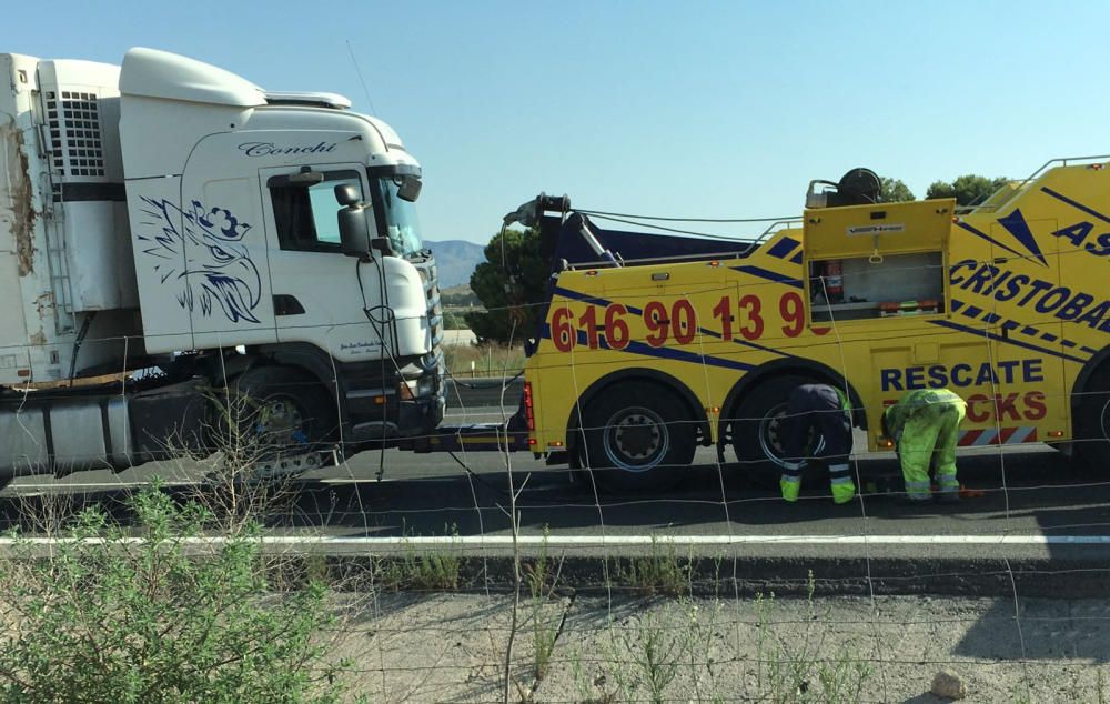 Un aparatoso accidente provoca retenciones kilométricas en la A-31