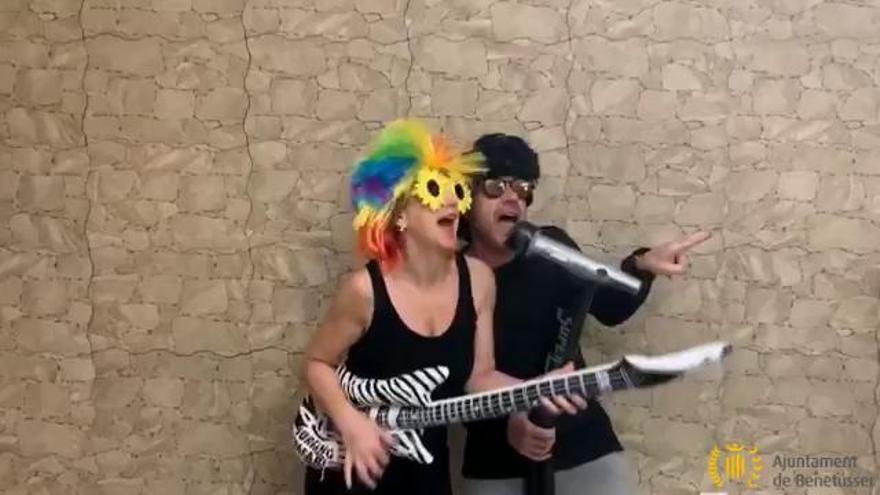 Los vecinos de Benetússer cantan "Chiquilla"