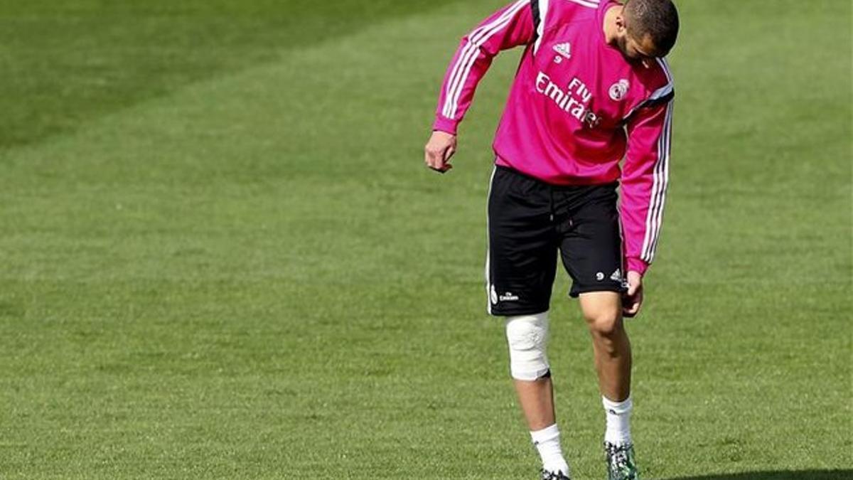 Benzema se recupera de una lesión en la rodilla