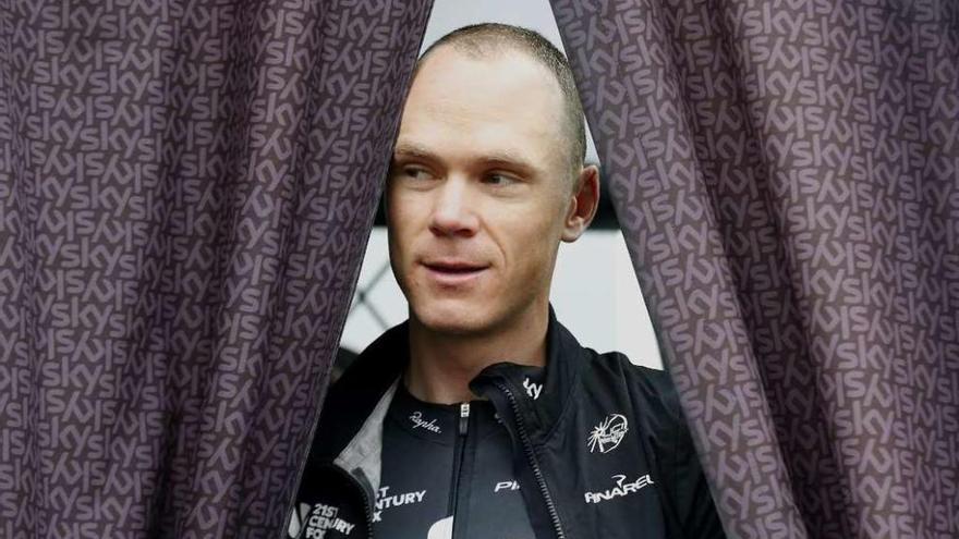 Chris Froome, del equipo Sky, momentos antes de un entrenamiento previo al Tour de Francia en Normandía.