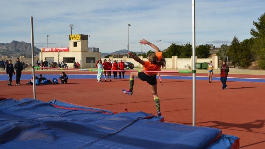 Imagen de la  pista de atletismo El Barxell de Petrer.