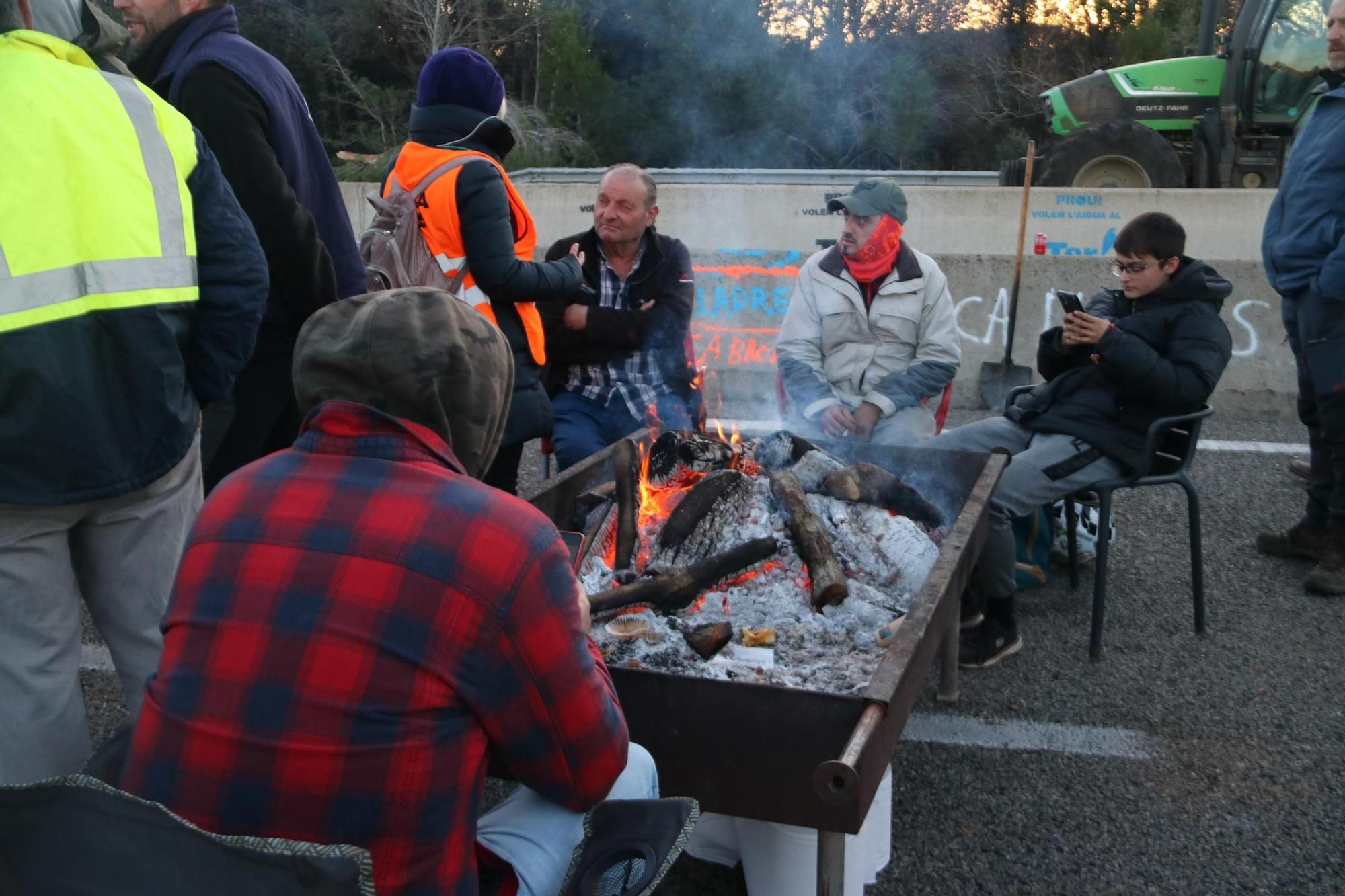 Continuen les afectacions per les protestes de la pagesia gironina