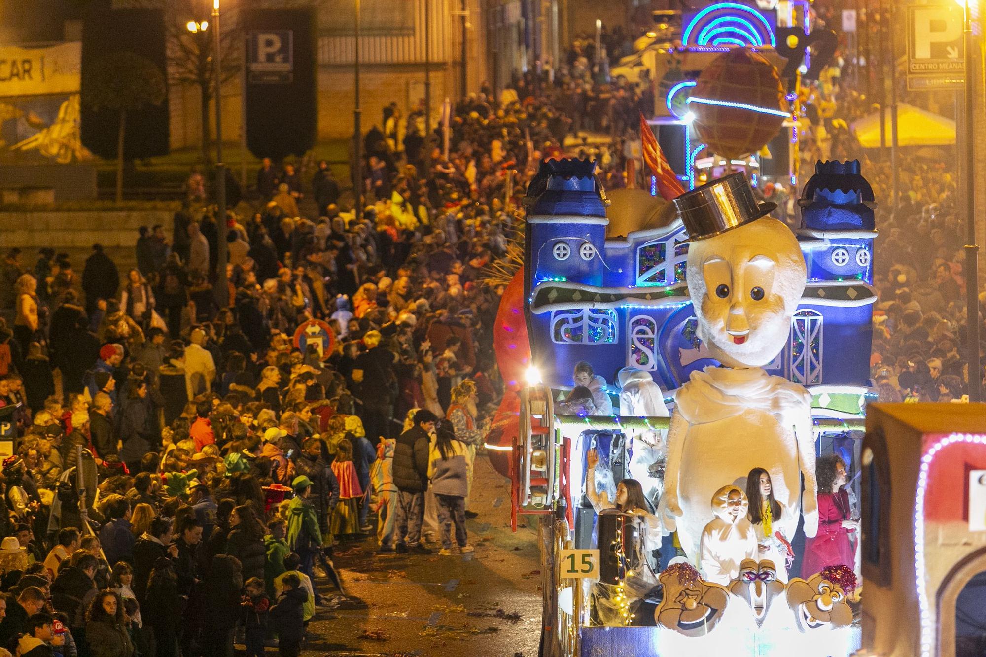 EN IMÁGENES: Gran desfile de Martes de Carnaval en Avilés