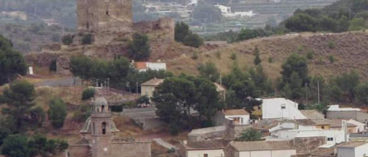 En busca de la dignidad perdida del Castillo de Torres Torres