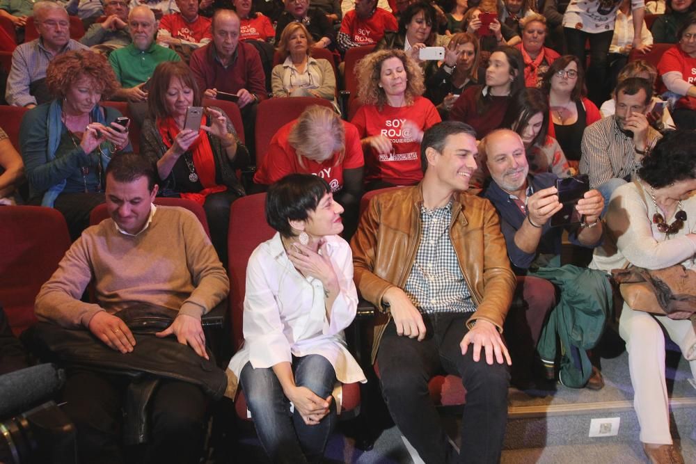 Multitudinario apoyo a Pedro Sánchez en Ourense