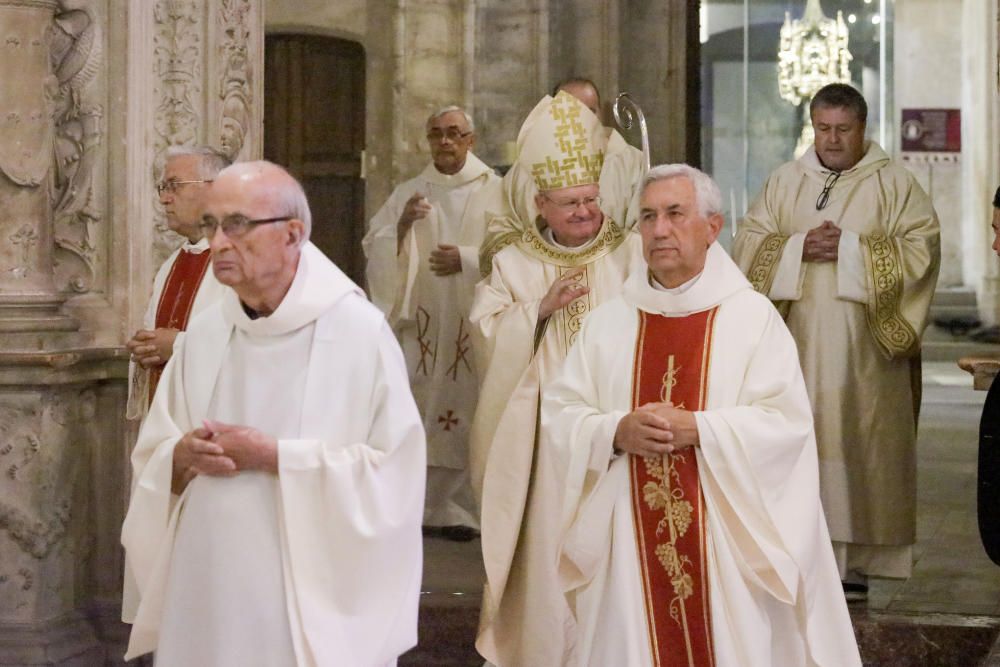 Salinas se despide de Mallorca con una misa en la catedral