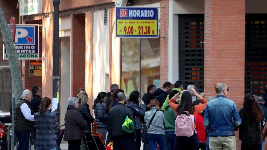 Mercadona modifica su horario y garantiza la distancia de seguridad