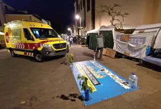 Una de las activistas en huelga de hambre en La Laguna sufre una hipoglucemia grave