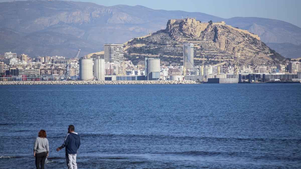 La relación entre el Puerto y la ciudad de Alicante, en el objetivo