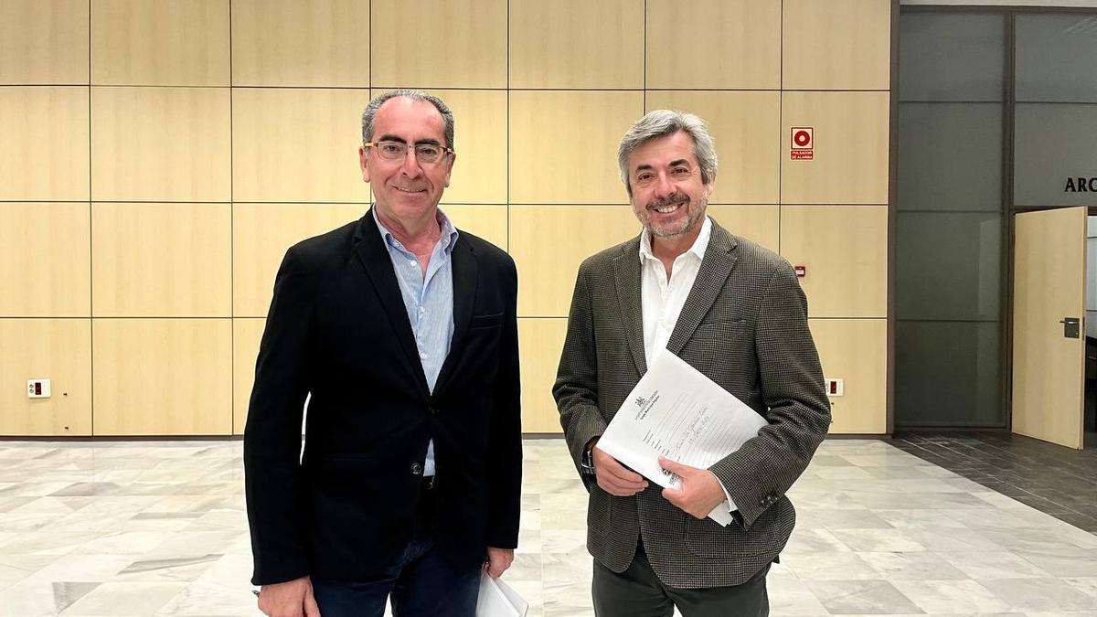 Antonio Álvarez y Miguel Ángel Torrico, antes de informar de los asuntos tratados en la Junta de Gobierno Local.