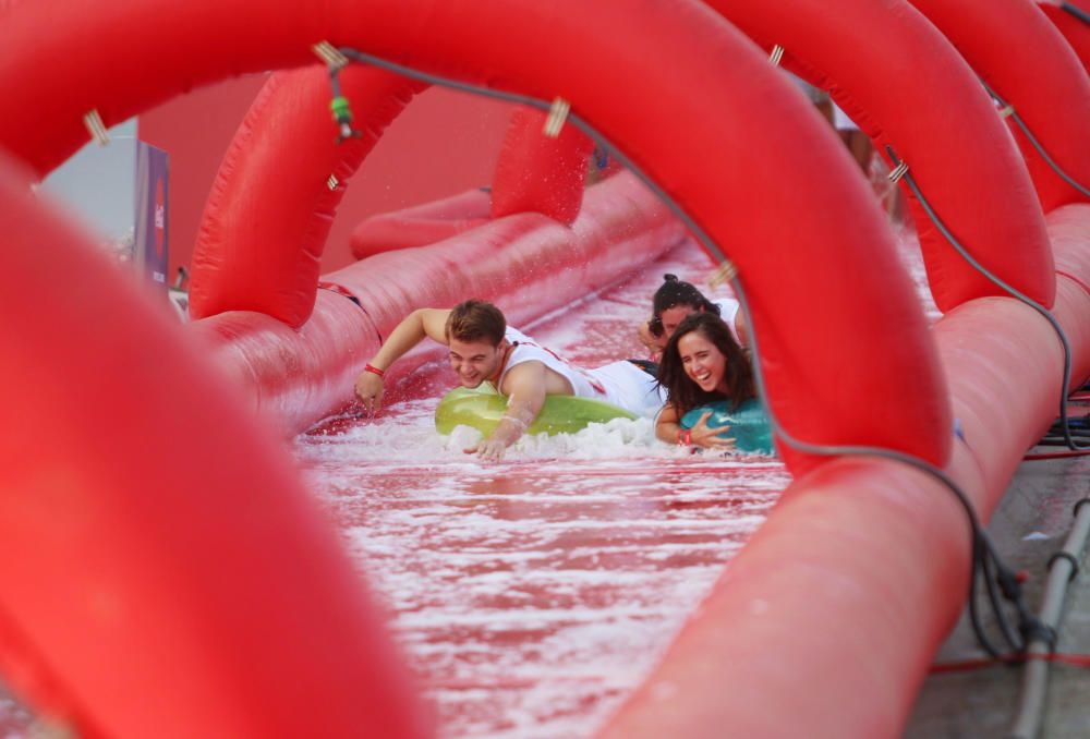 Coca cola celebra el fin del verano en La Malagueta