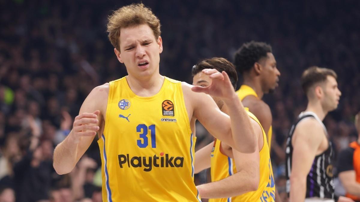 Jokubaitis jugó un buen año en Maccabi aunque la inestabilidad del país, le ha llevado a dejarlo