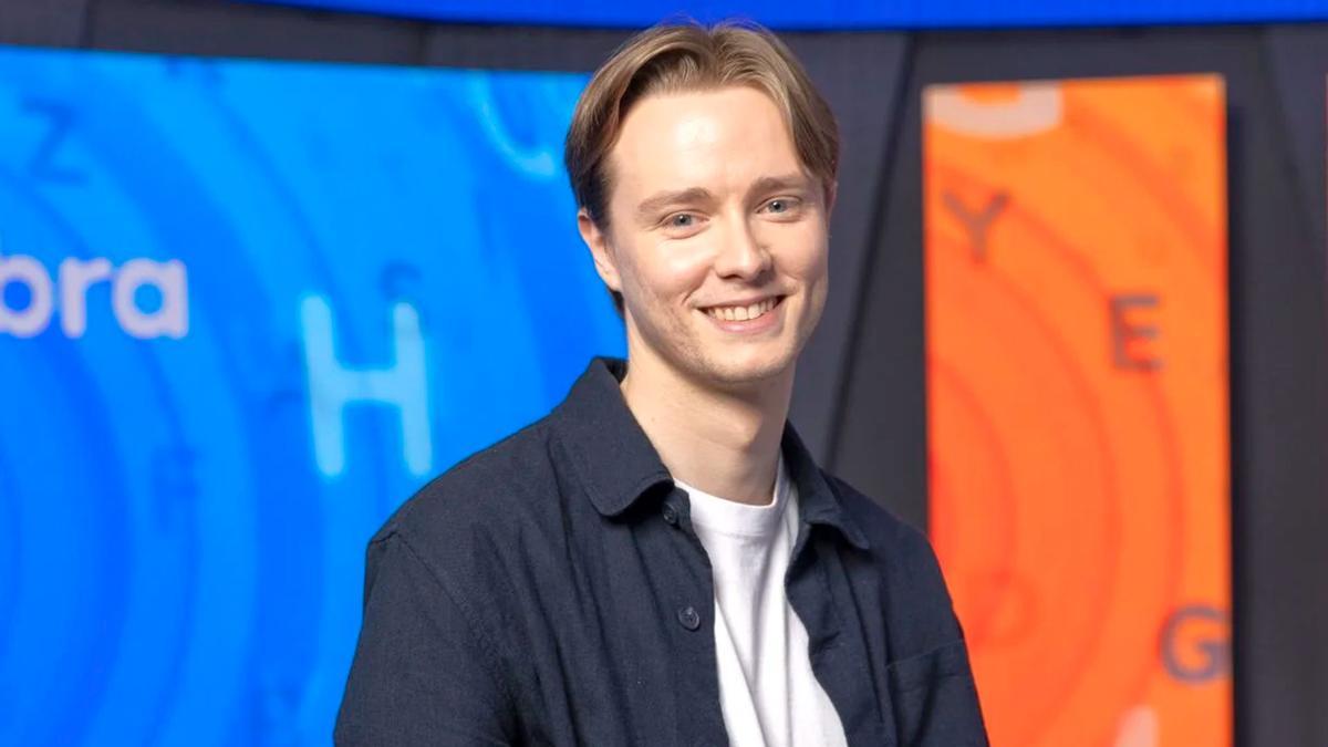 El único de esta lista cuya participación se vio cortada por la Silla Azul. Jaime Conde nos regalaba cada día un duelo encarnizado con Orestes, pero una mala tarde lo dejó fuera del programa. En la memoria quedan sus 102 programas, dejando una huella imborrable en Pasapalabra.