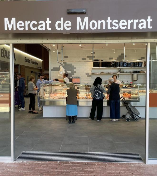 El nou mercat de Nou Barris conquereix "gent que no venia"