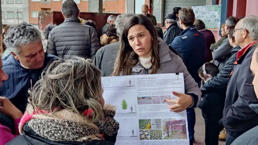 Pichel muestra a los vecinos la primera fase de mejoras en las calles de Forcarei