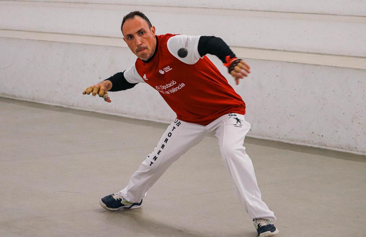 Roberto, del CPV Torrent, durant la passada Copa d'Hivern de galotxa.